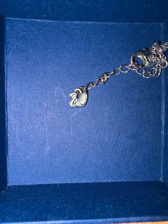 Collier V bon état - photo numéro 2