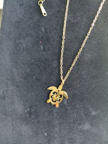 Collier tortue doré