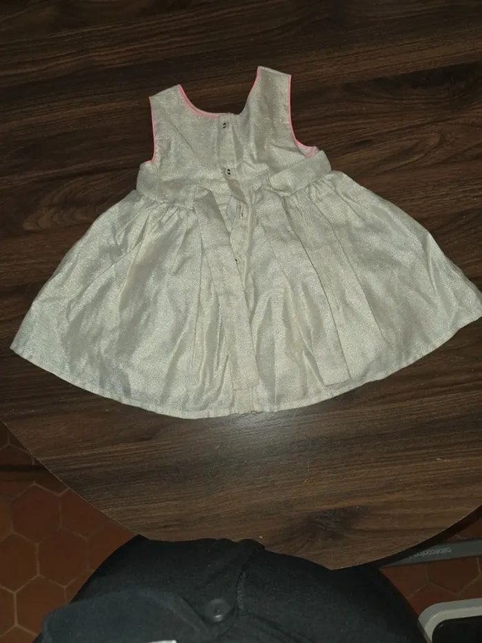 Robe 6 mois - photo numéro 2