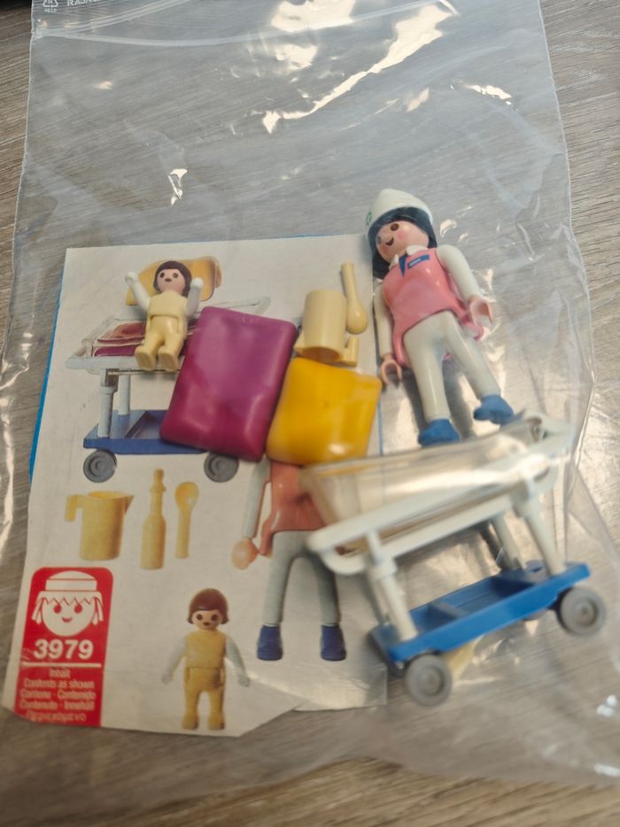 Playmobil 3979 Infirmière et bébé - photo numéro 2