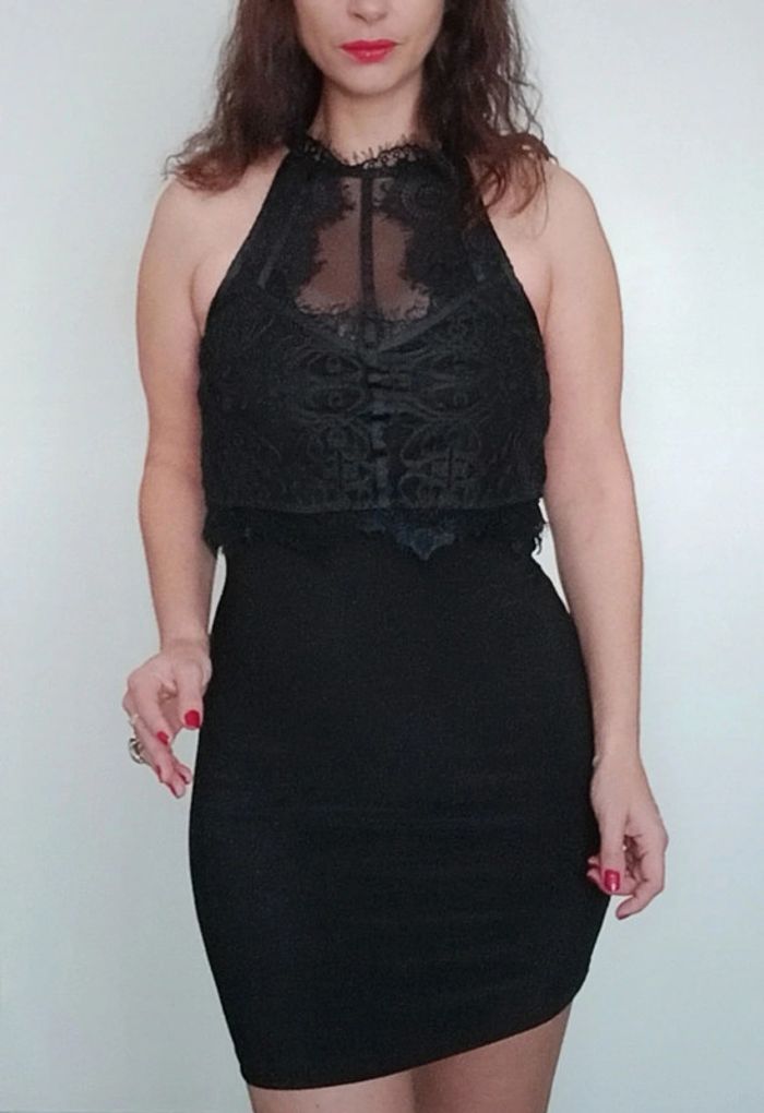 Robe de soirée dentelle et voile taille M/L - photo numéro 3