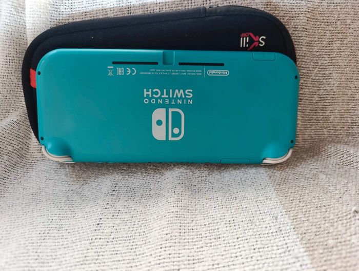 Switch lite - photo numéro 2