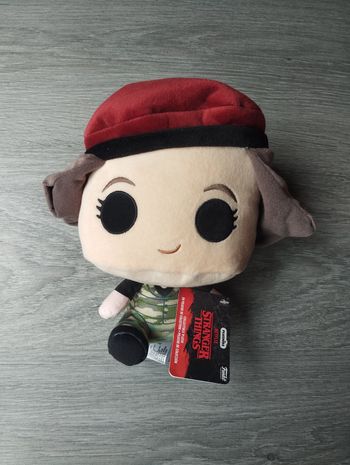Stranger Things : Funko Peluche Hunter Robin