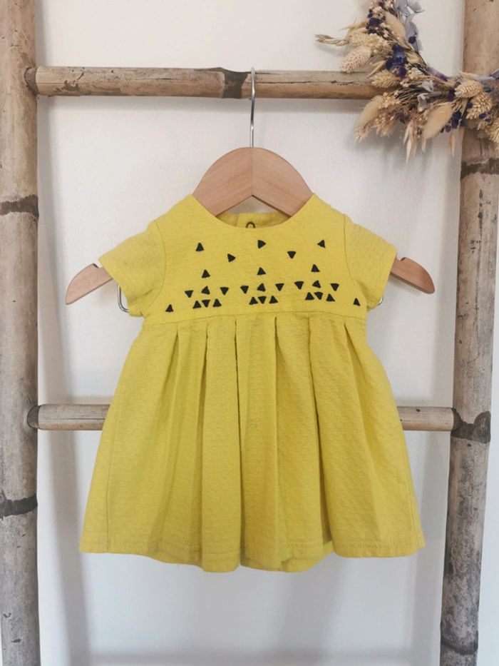 🌷Très belle robe plissé Catimini 3/6mois jaune
