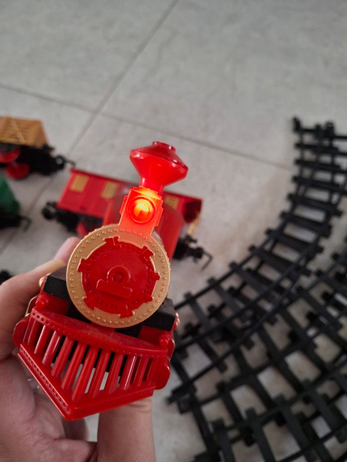 Train lumineux et sonore de Noël avec rails - photo numéro 7