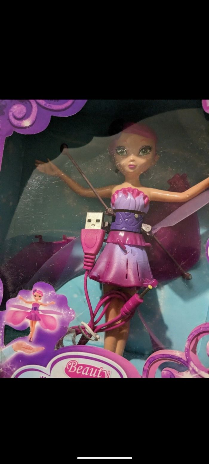 Jolie poupée fée volante  Beauty. - photo numéro 6