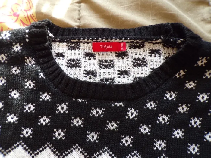 Pull de Noël noir et blanc T38/40 neuf - photo numéro 2