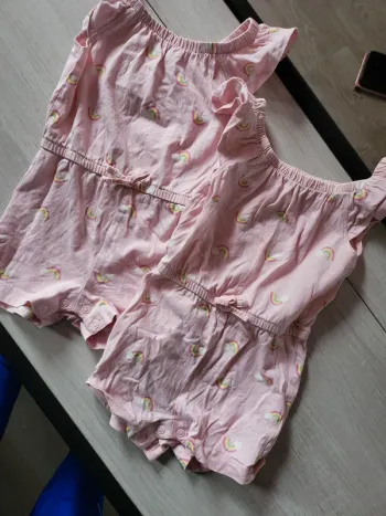 2 combishort taille 9/12 mois