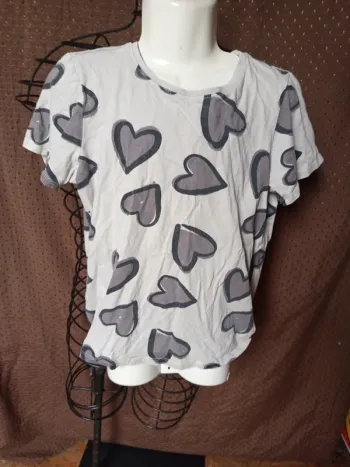 T-shirt imprimé coeur taille 11/12ans