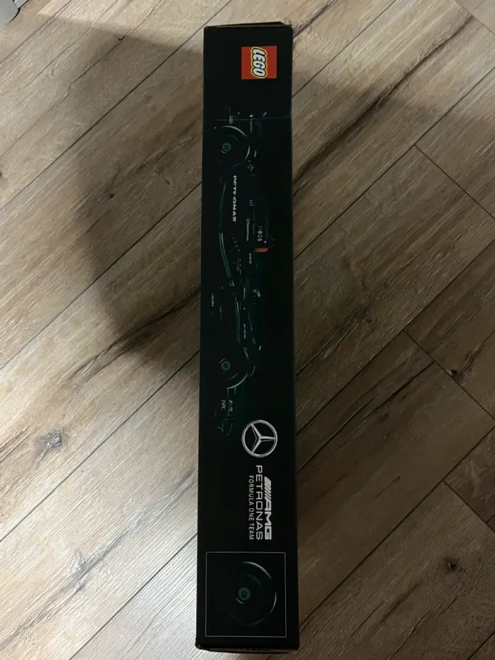 LEGO Voiture Technic Mercedes-AMG F1 W14 E Performance - photo numéro 2