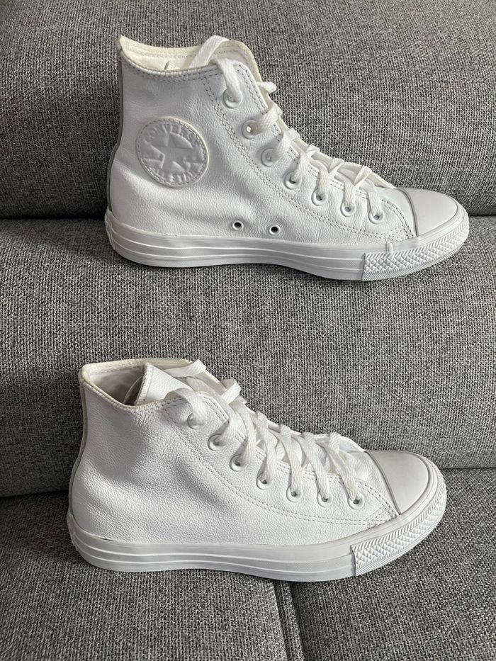 Converse blanche cuir véritable 39