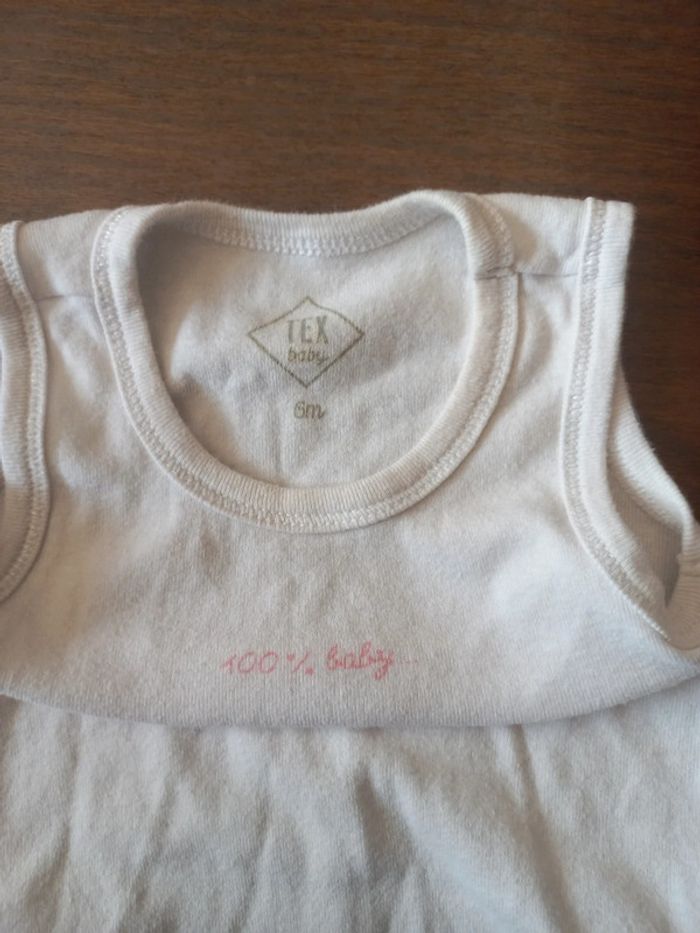 Lot de 2 bodies sans manches 6mois tex - photo numéro 2