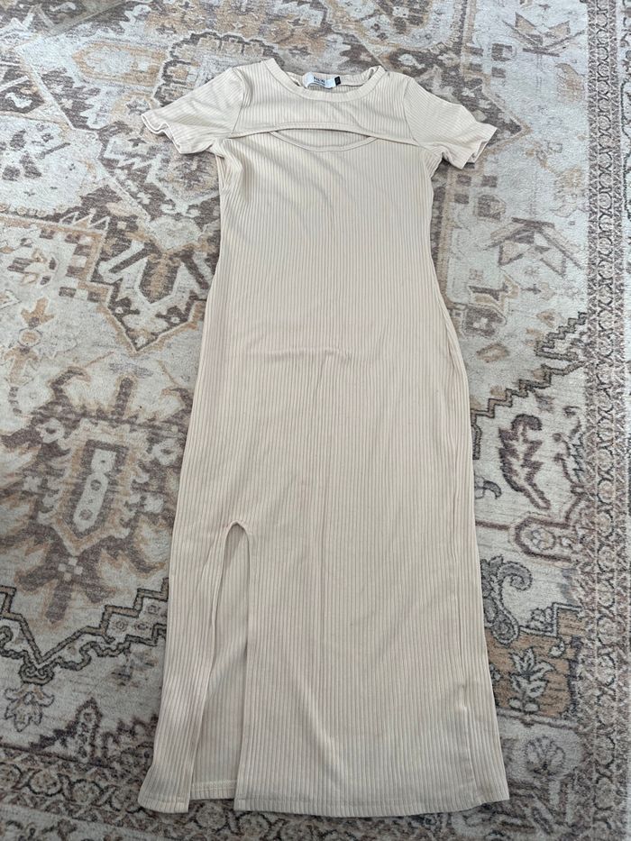 Robe, New collection - photo numéro 1