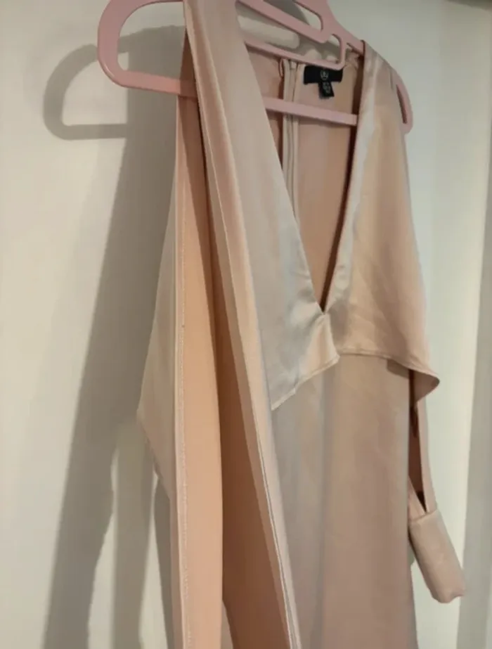 Robe courte nude satinée Missguided – Taille 38 - photo numéro 7