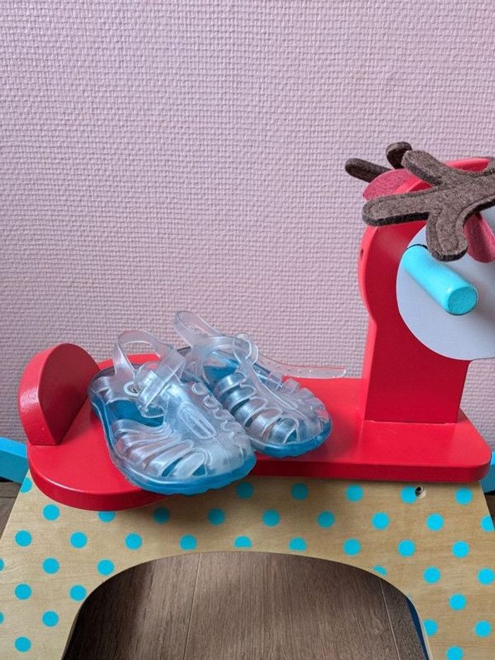 Sandales de plage bleues taille 26/27