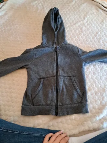 Joli gilet  – fermeture et capuche