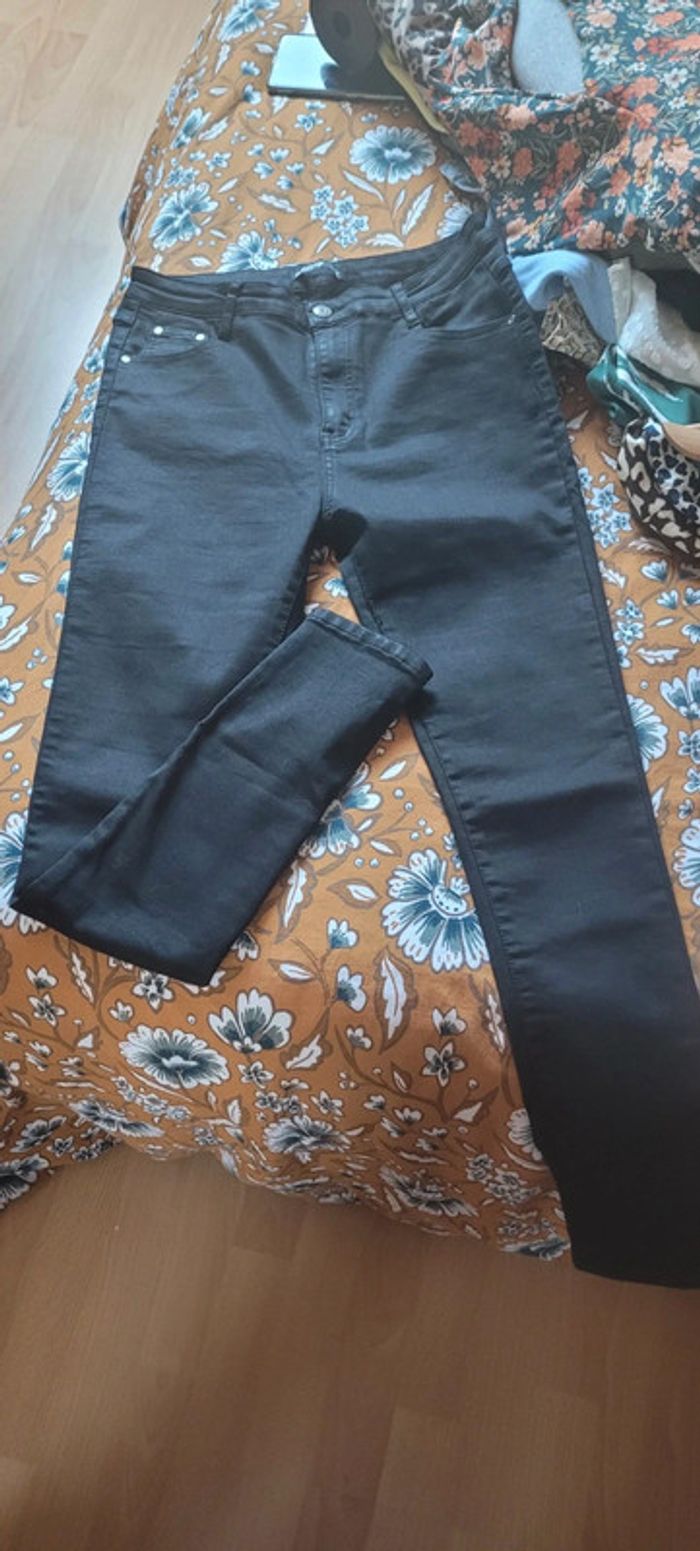 Jean slim noir marivy T40
