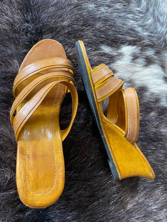 Sandales Mules bicolore talons compensés 38