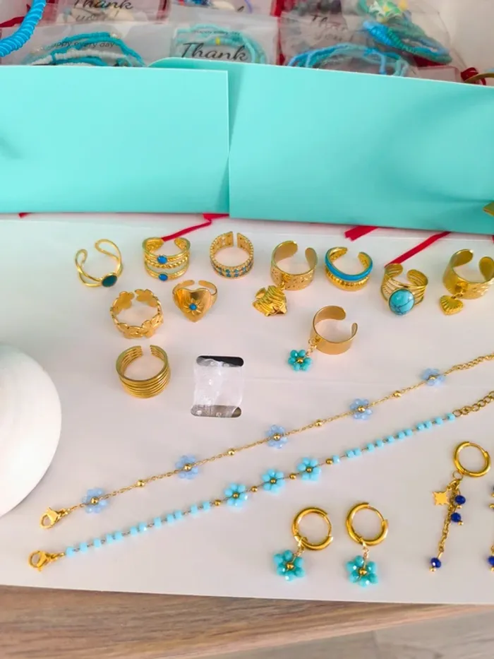 Lot de 40 bijoux dorés et turquoises - photo numéro 17