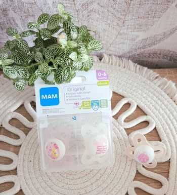 Tétines Mam 0-6mois bébé fille X2 Neuve