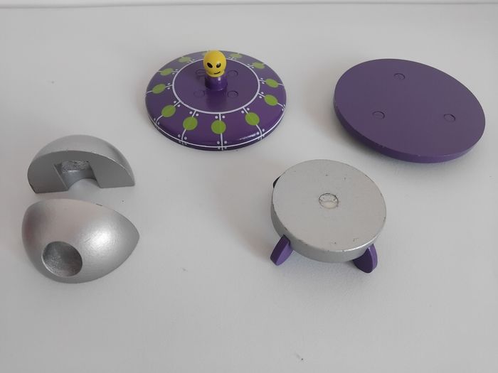 Puzzle  en Bois 3D aimanté Soucoupe Volante Kit Magnet Complet JANOD 🛸 - photo numéro 3