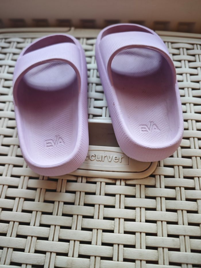 Chaussures, claquettes été violine pointure 23 - photo numéro 3