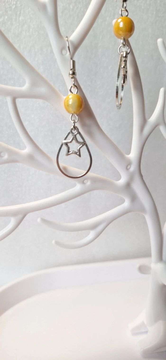 Boucles d’oreilles étoile & perle jaune - photo numéro 2