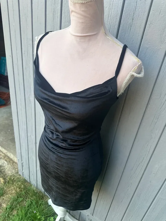 Robe fines bretelles noir velours chic 36/S - photo numéro 3