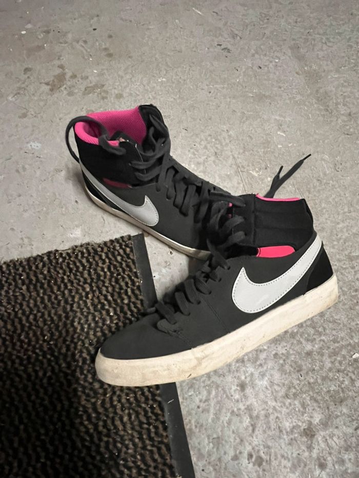 Snickers montante Nike - photo numéro 2