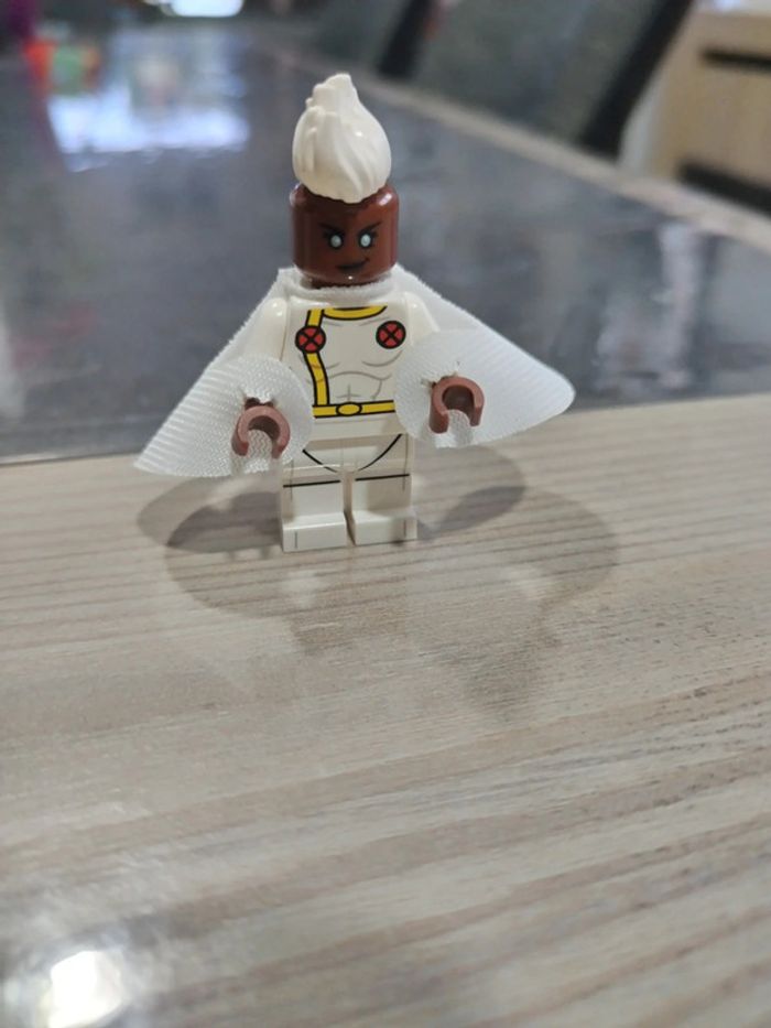 Lego marvel minifig storm colmar23 - photo numéro 2