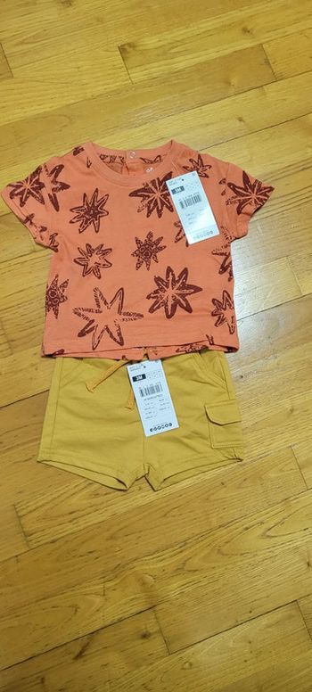 Ensemble t shirt et short Neuf taille 3 mois