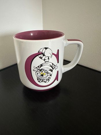 Tasse Mug Cheshire cat rose prune et blanche Disneyland Paris