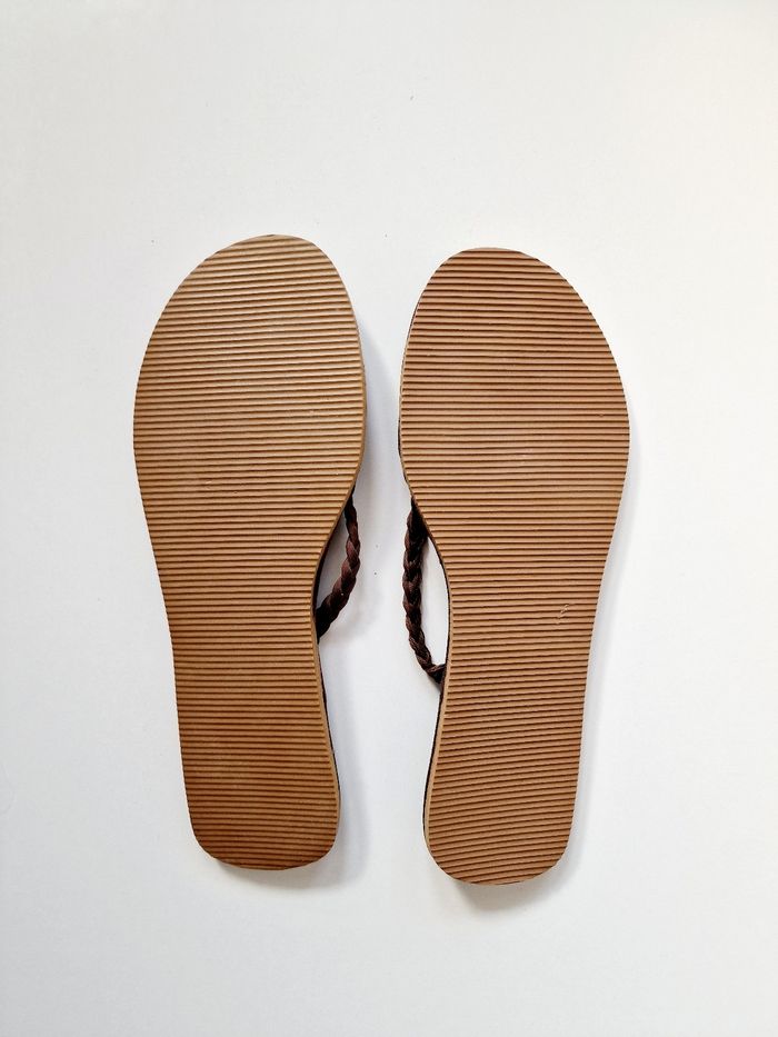 H&M - Tongs - 38/39 - Brun - Neuves ! - photo numéro 2