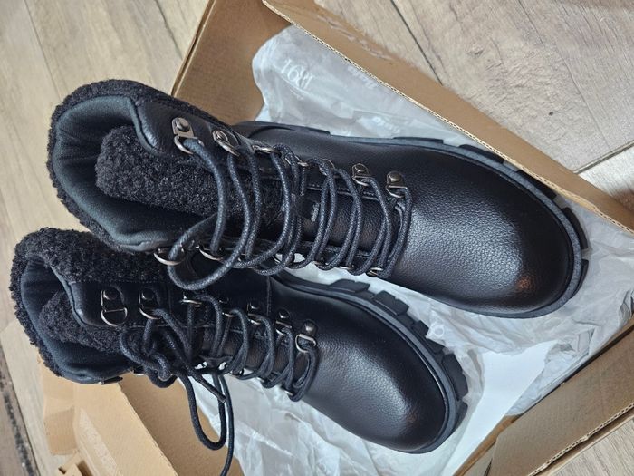 Très belles bottines femme,  noir, pointure 37, marque Bata - photo numéro 6