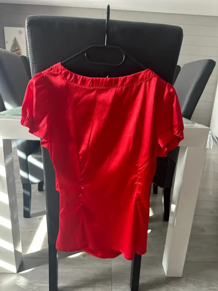 Haut rouge - photo numéro 5
