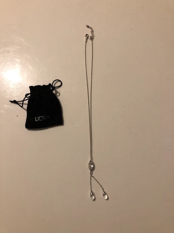 Collier liora avec pochette