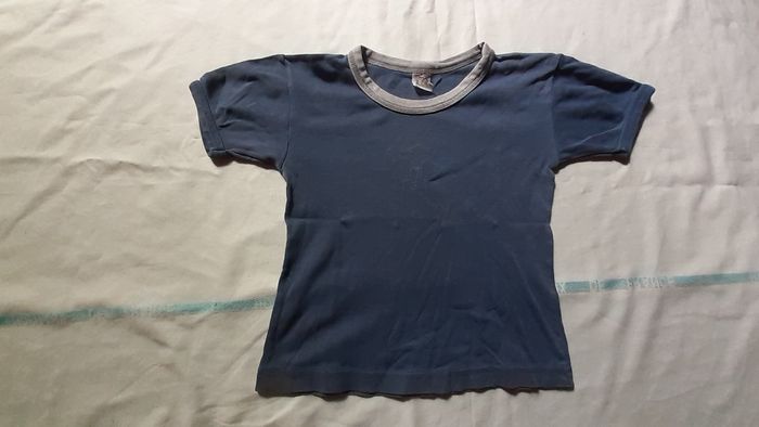 Tee-shirt bleu col gris