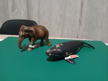 Lot 2 figurines schleich neuves 