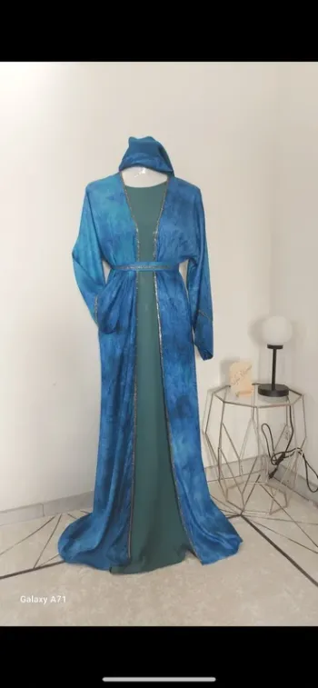Set kimono bleu Emirats chic neuf