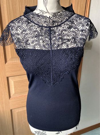 Haut marine encolure macramé Morgan taille 36/38