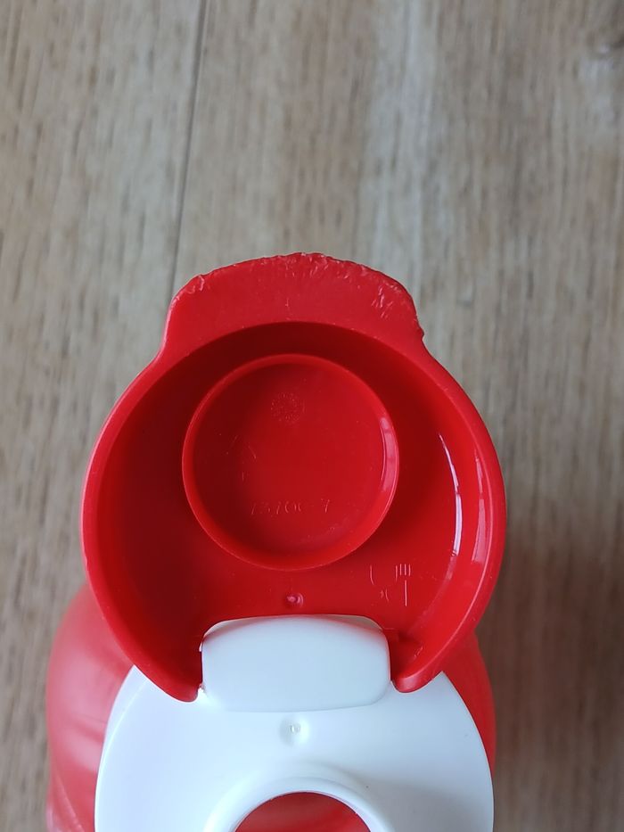 Eco bouteille Tupperware 350 ml Père Noël - photo numéro 3