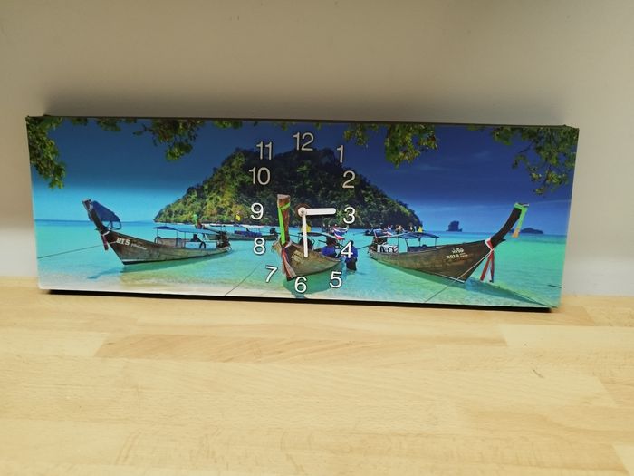 Horloge murale en bois dimension 45,5 cm x 15 cm