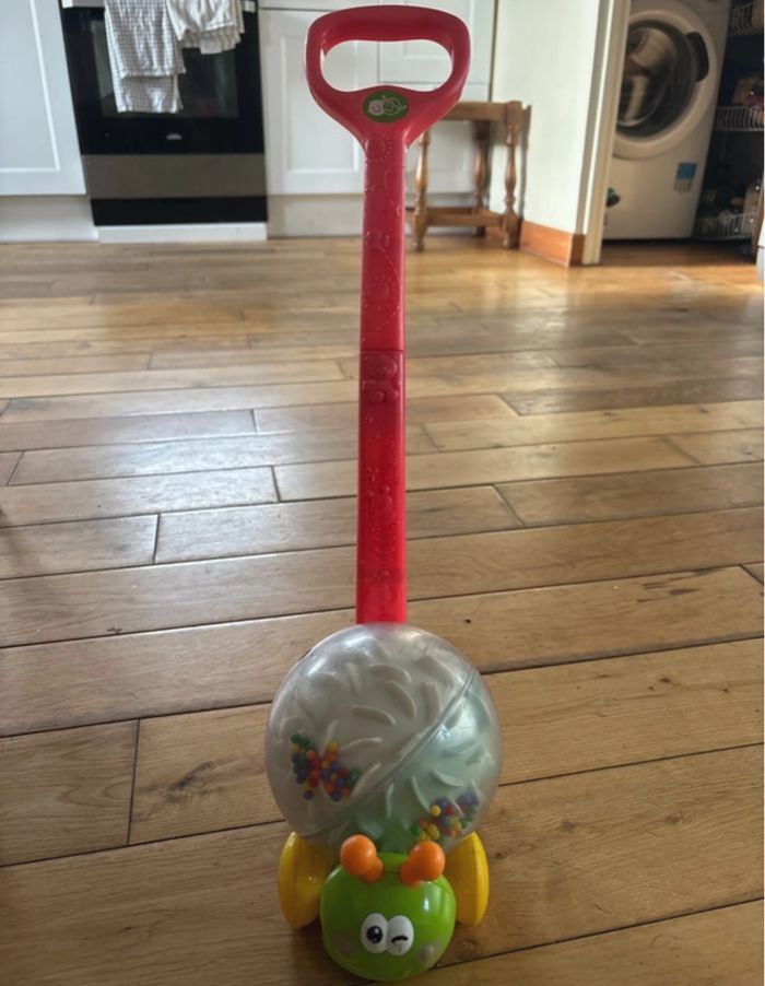 Jouet à pousser en escargot