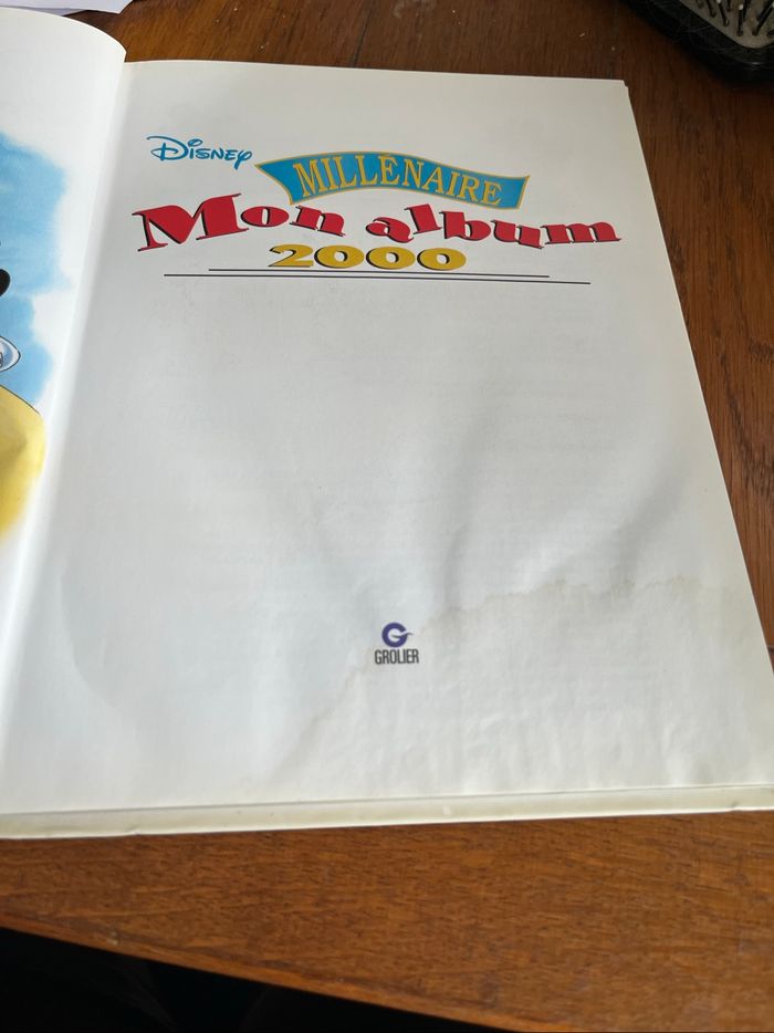 Livre Disney millénaire mon album 2000 - photo numéro 2