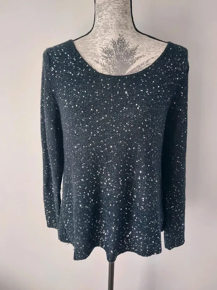Pull fin noir avec sequins dos voile