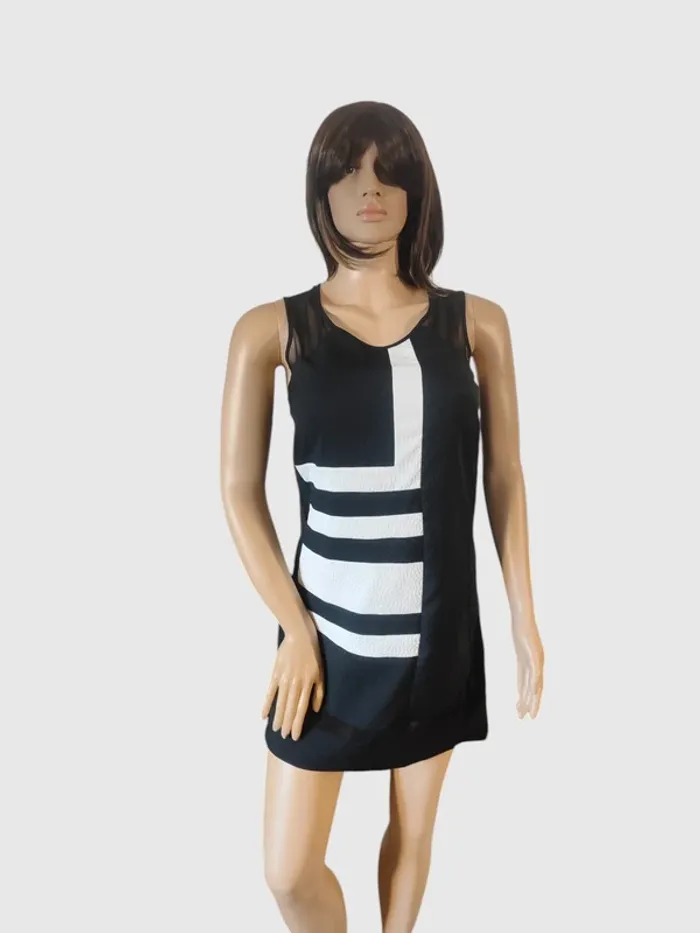 Robe Mini Miss Captain Trend Noire, Taille 38 - Style Graphique et Moderne ! - photo numéro 2
