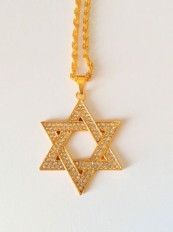 Chaîne + pendentif religieux