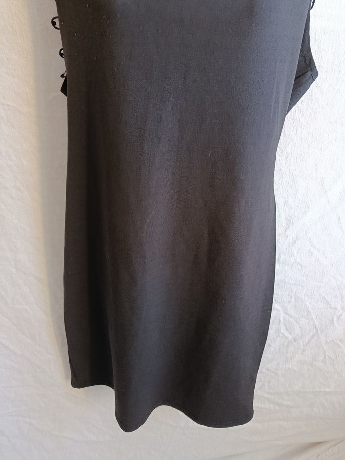 Robe noire - photo numéro 4