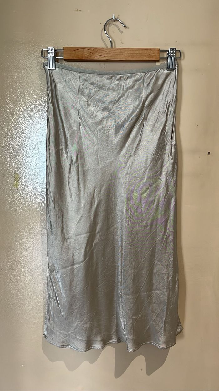👗 Jupe en satin champagne (longueur en dessous du genoux) - photo numéro 4