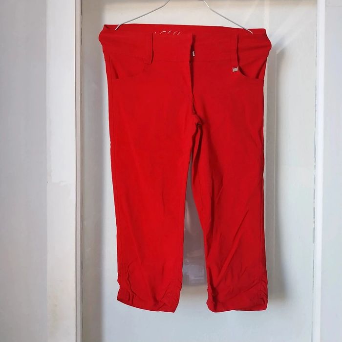 Magnifique pantacourt rouge taille 38